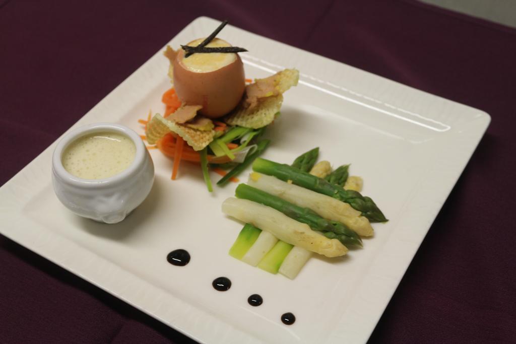 Logis Hotel-Restaurant Le Chene Vert Saint-Pourçain-sur-Sioule Esterno foto