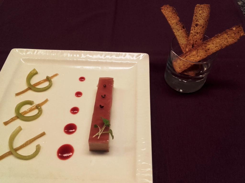 Logis Hotel-Restaurant Le Chene Vert Saint-Pourçain-sur-Sioule Esterno foto